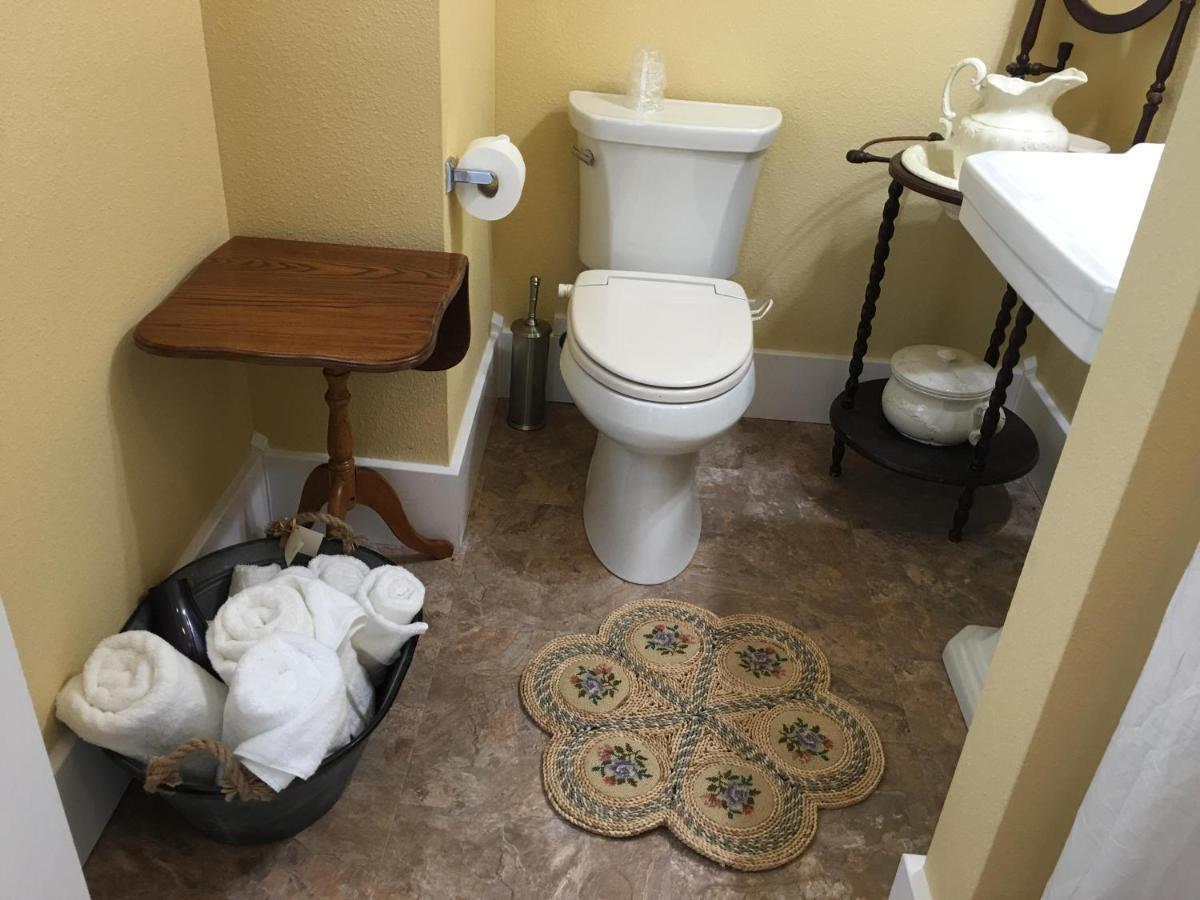 Attwood House Bed And Breakfast Near Manhattan, Ks Randolph エクステリア 写真