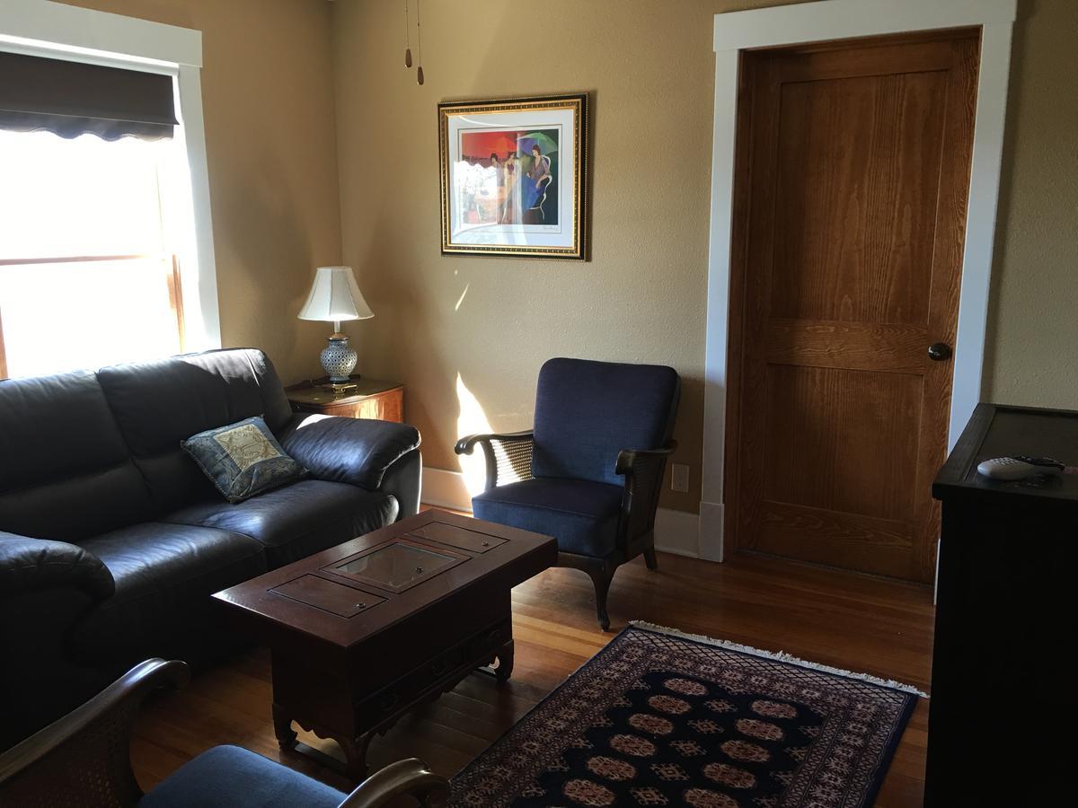 Attwood House Bed And Breakfast Near Manhattan, Ks Randolph エクステリア 写真