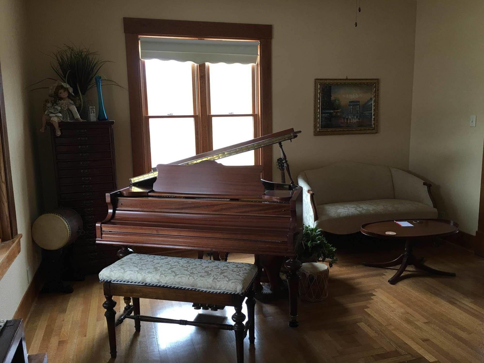 Attwood House Bed And Breakfast Near Manhattan, Ks Randolph エクステリア 写真