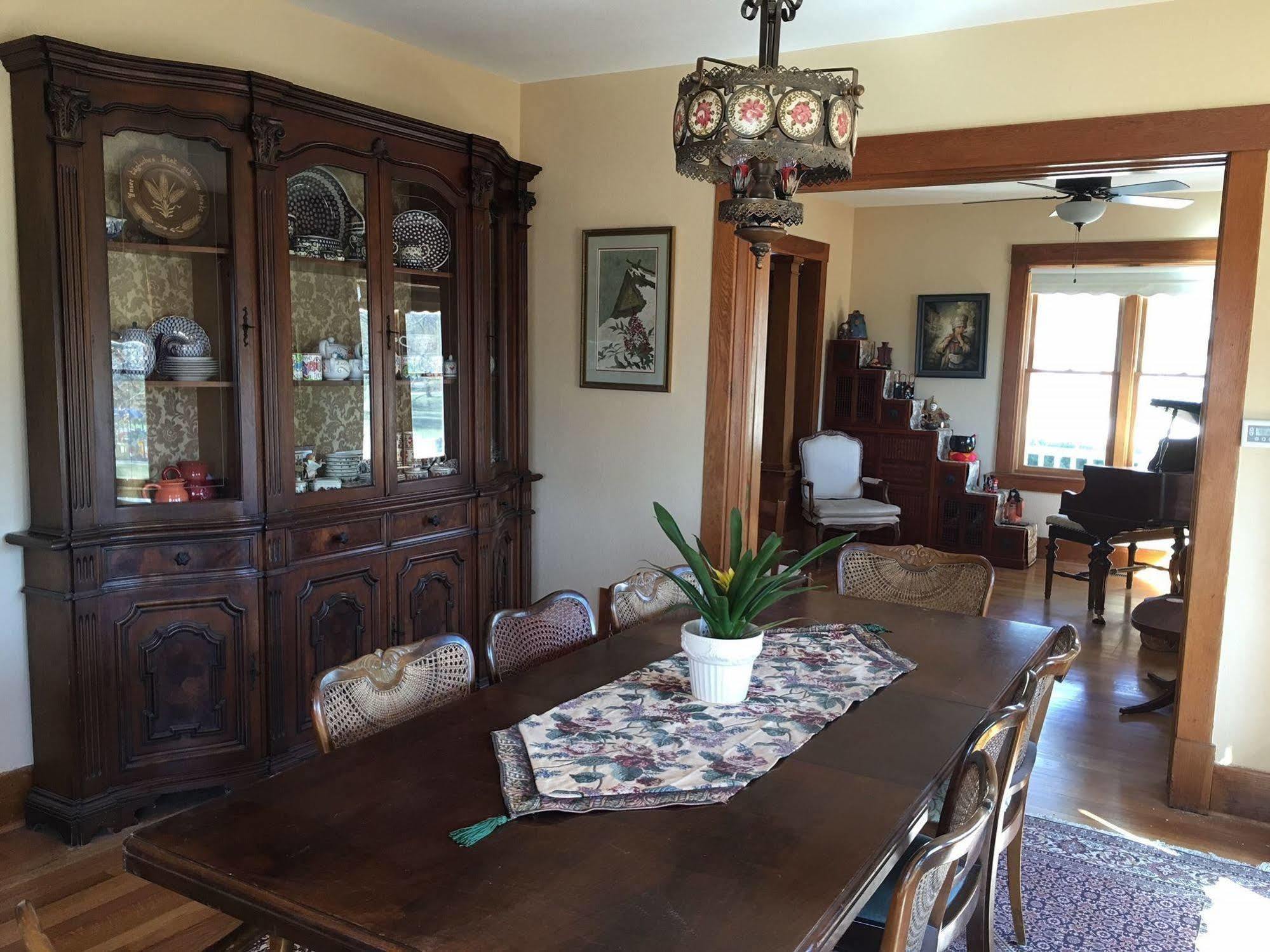 Attwood House Bed And Breakfast Near Manhattan, Ks Randolph エクステリア 写真